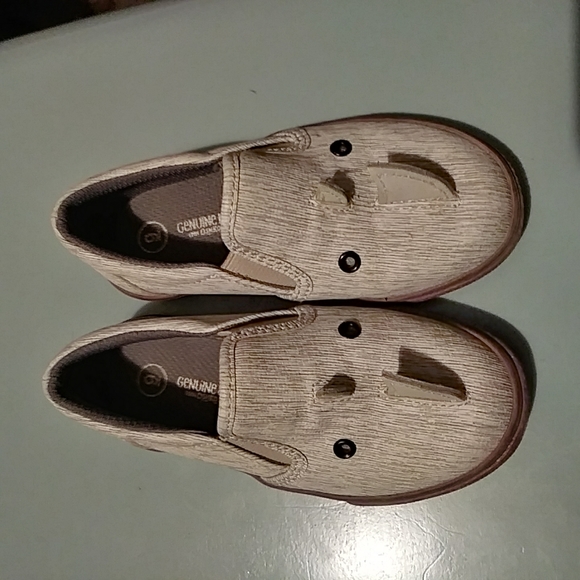 Rhinoceros Slip On Toddler Shoes • Size 9 - Picture 4 of 8